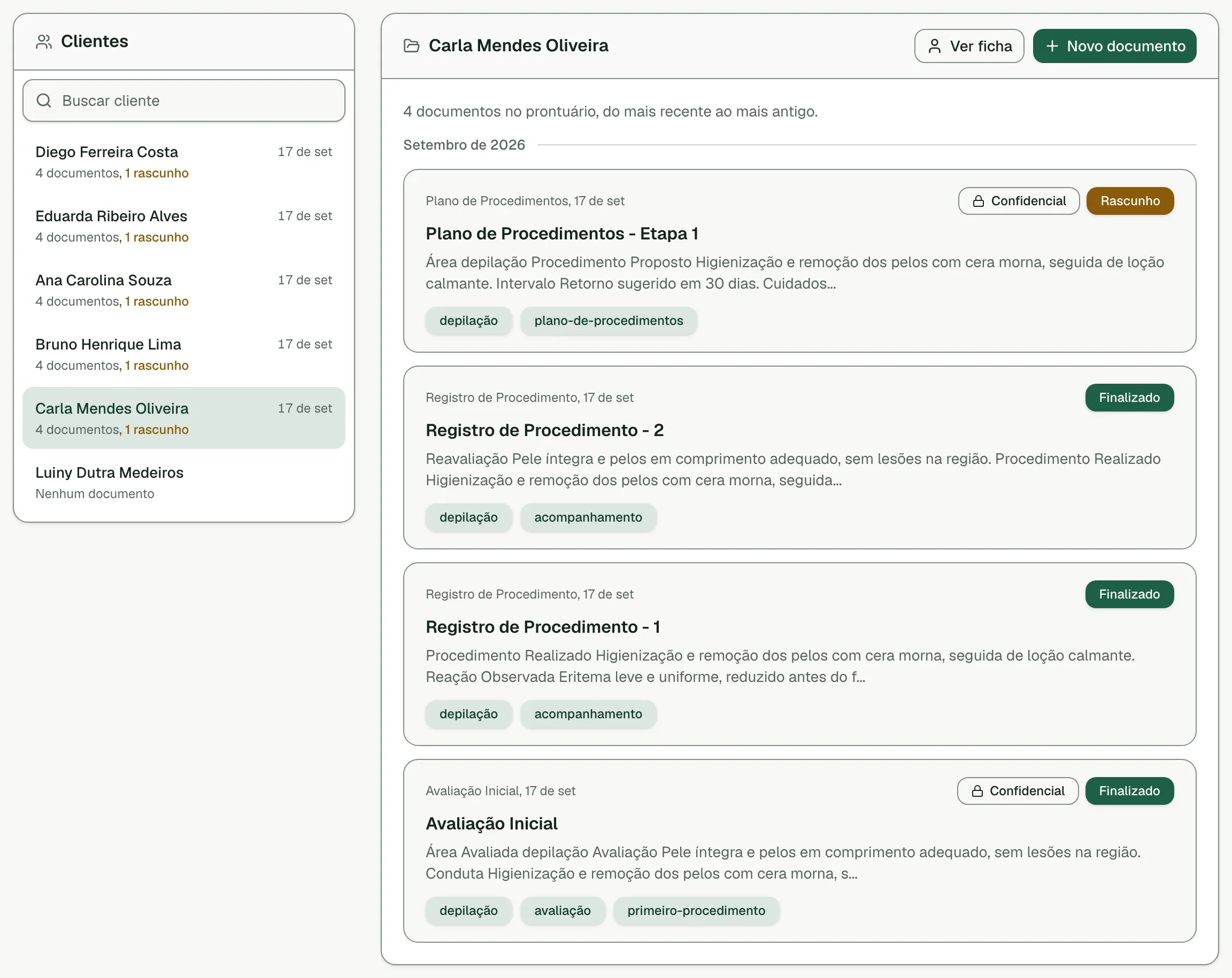 Prontuário de cliente na Yumi, com a linha do tempo de documentos em rascunho e finalizados.